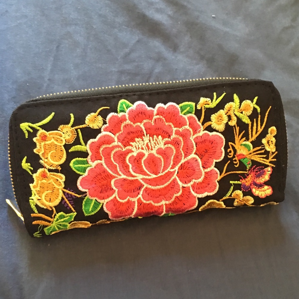 Embroidered wallet